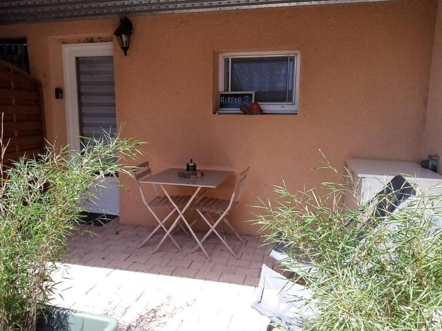 Studio Meuble Independant Tout Confort Classe 2** Aubenas Exterior foto